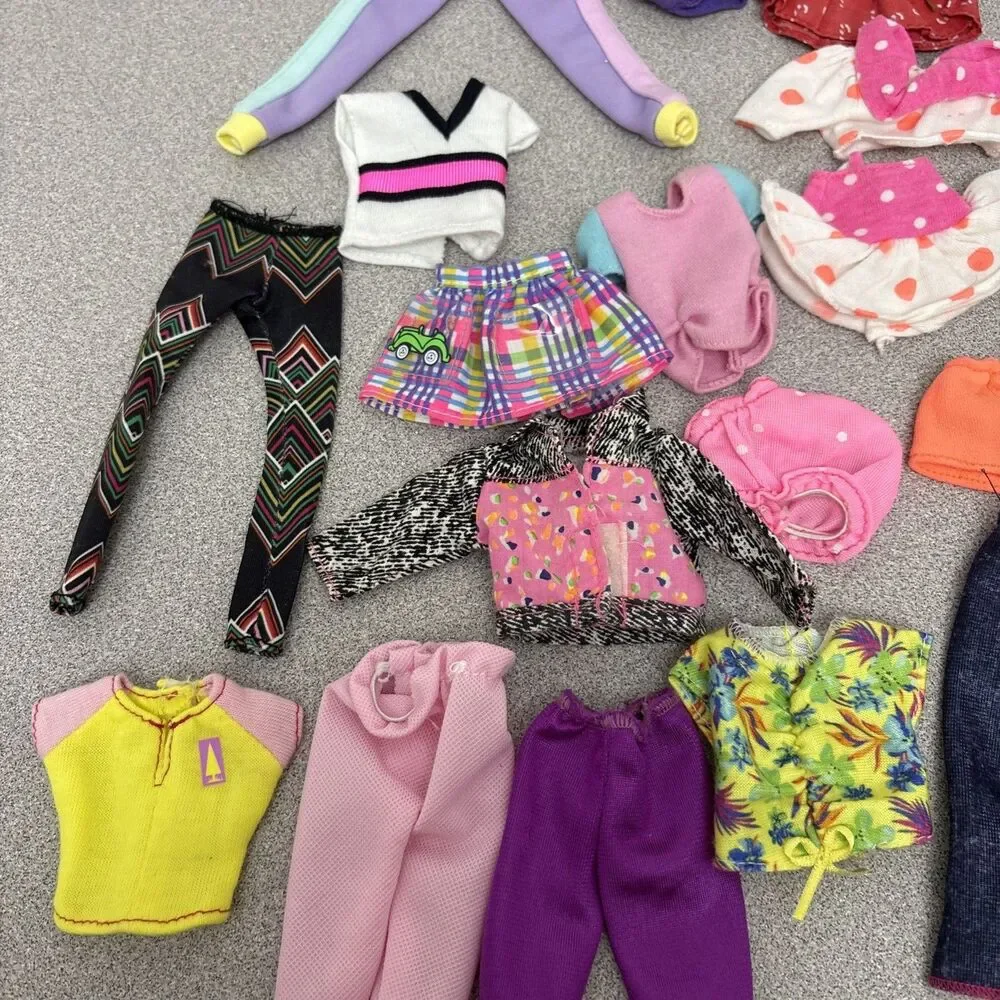 Barbies Babysitter Inc Skipper Doll w/ Purple Streaked Hair Plus Extra Clothing